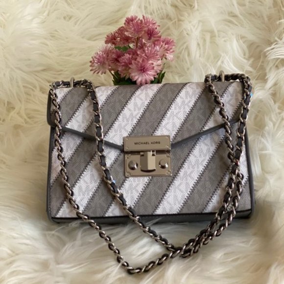 Michael Kors Rose MD Flap Shoulder Bag - Picture 2 of 8